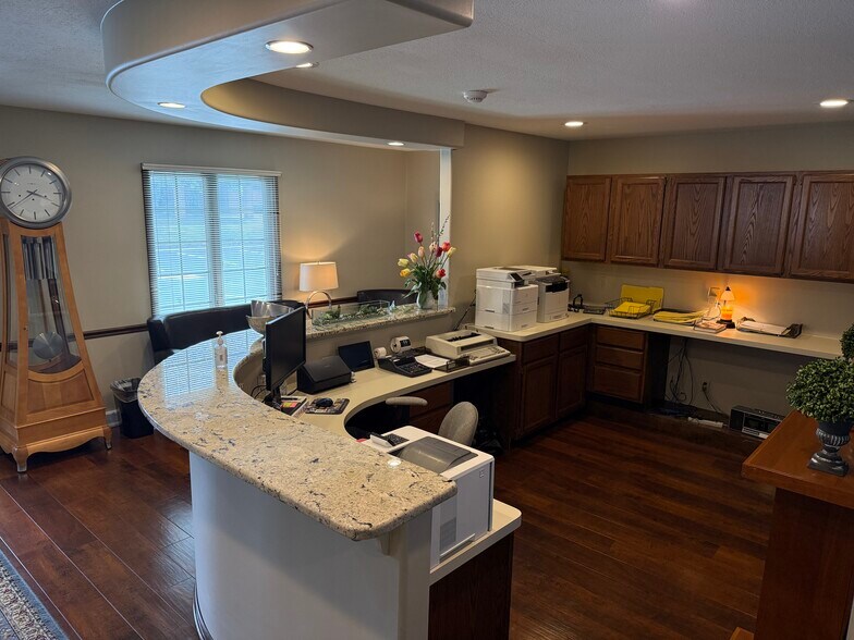 918 Trailwood Dr, Youngstown, OH à vendre - Hall d’entrée – Image 2 sur 6