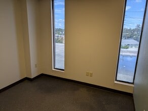 801 W Bay Dr, Largo, FL à louer Photo intérieure– Image 2 sur 2