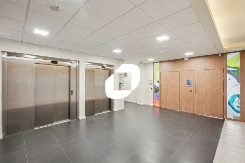 Bureau dans Villeurbanne à louer - Hall d’entrée – Image 2 sur 23