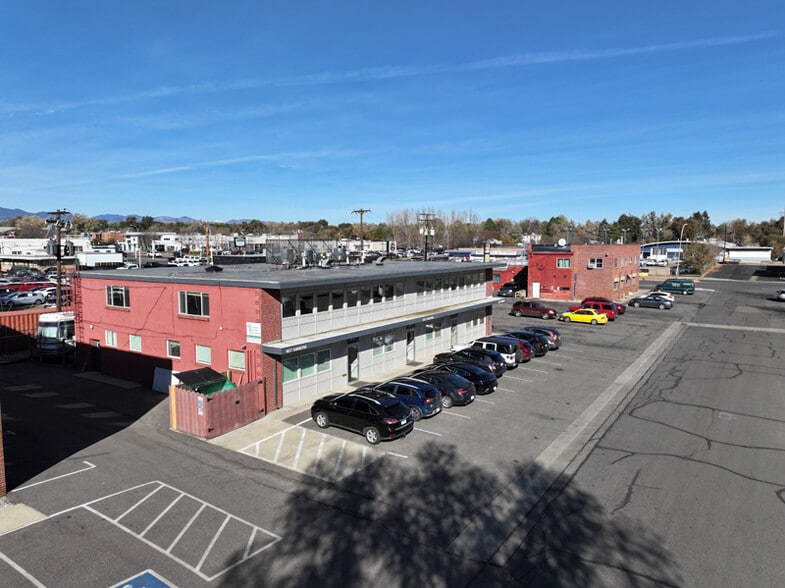Multifamily, Office & Retail Porfolio portefeuille de 3 biens à vendre sur LoopNet.fr - Photo principale – Image 3 sur 27
