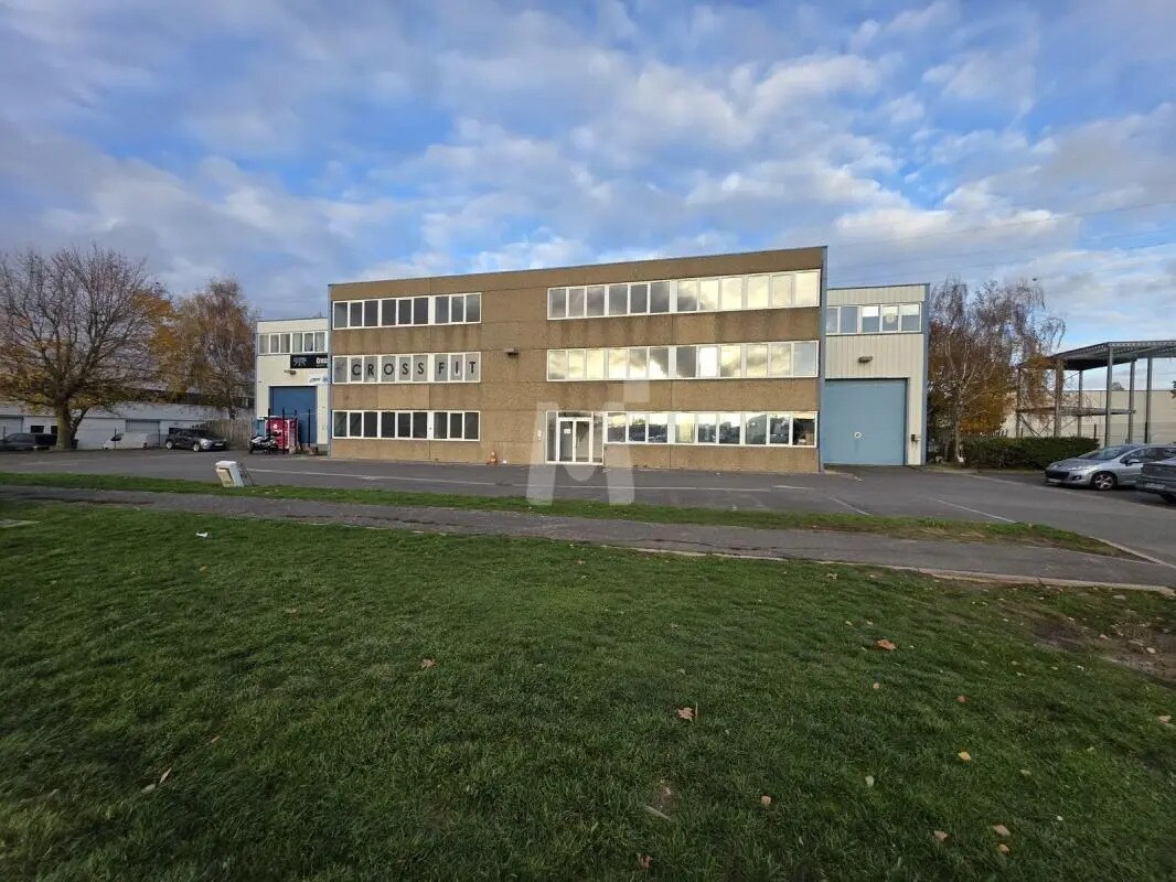 Bureau dans Moissy-Cramayel à louer Photo de l’immeuble– Image 1 sur 12