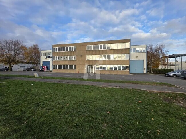 Plus de détails pour Bureau à louer