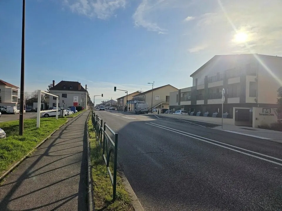 11 Avenue Du Général De Gaulle, Saint-Bonnet-de-Mure à vendre Photo de l’immeuble– Image 1 sur 8