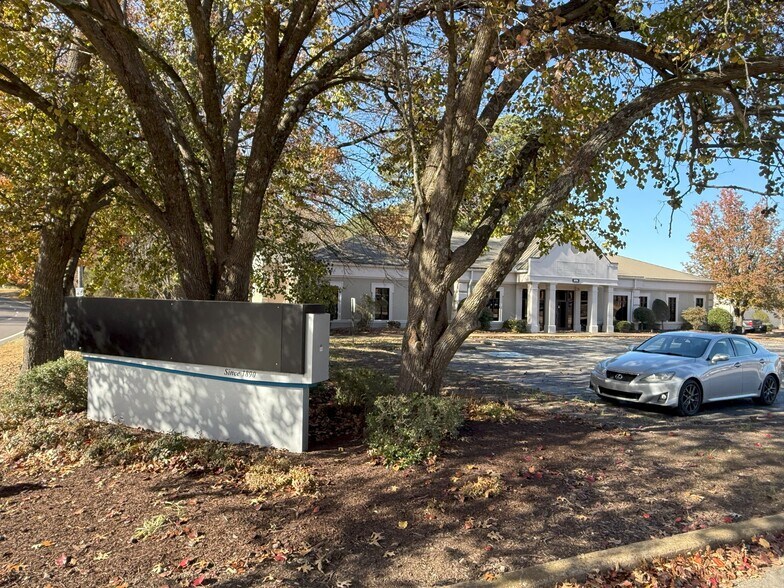 773 N Parkway, Jackson, TN à louer - Photo de l’immeuble – Image 2 sur 5