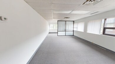 805-815 E Rand Rd, Arlington Heights, IL à louer Photo intérieure– Image 1 sur 7