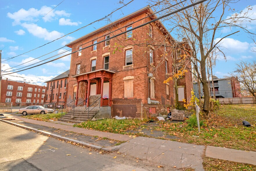 149-151 Wooster St, Hartford, CT à vendre - Photo principale – Image 1 sur 2