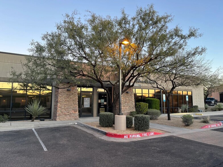 33747 N Scottsdale Rd, Scottsdale, AZ à louer - Photo de l’immeuble – Image 1 sur 6