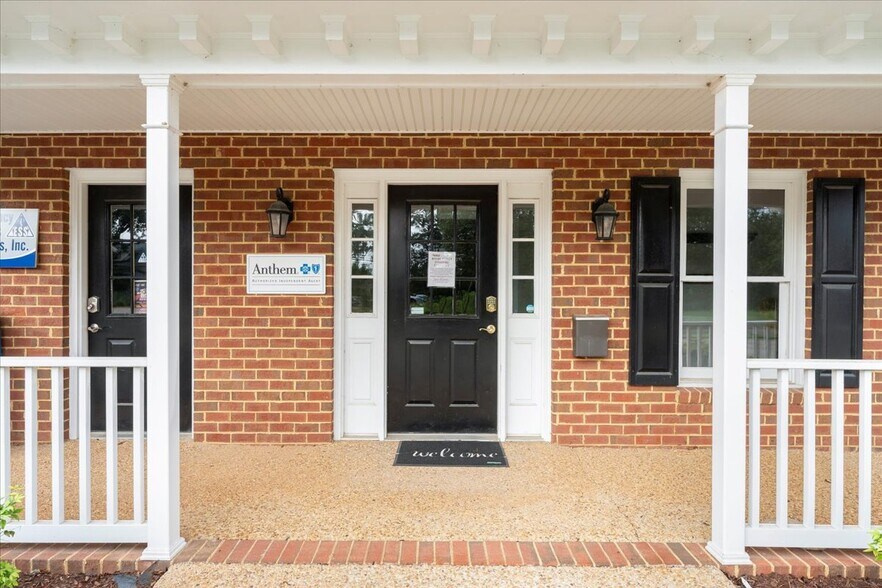 3829 Old Buckingham Rd, Powhatan, VA à louer - Photo de l’immeuble – Image 2 sur 27