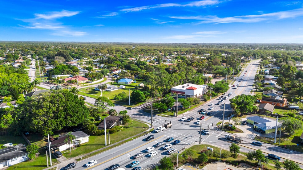 301 NE Prima Vista Blvd, Port Saint Lucie, FL à vendre - Photo de l’immeuble – Image 2 sur 3