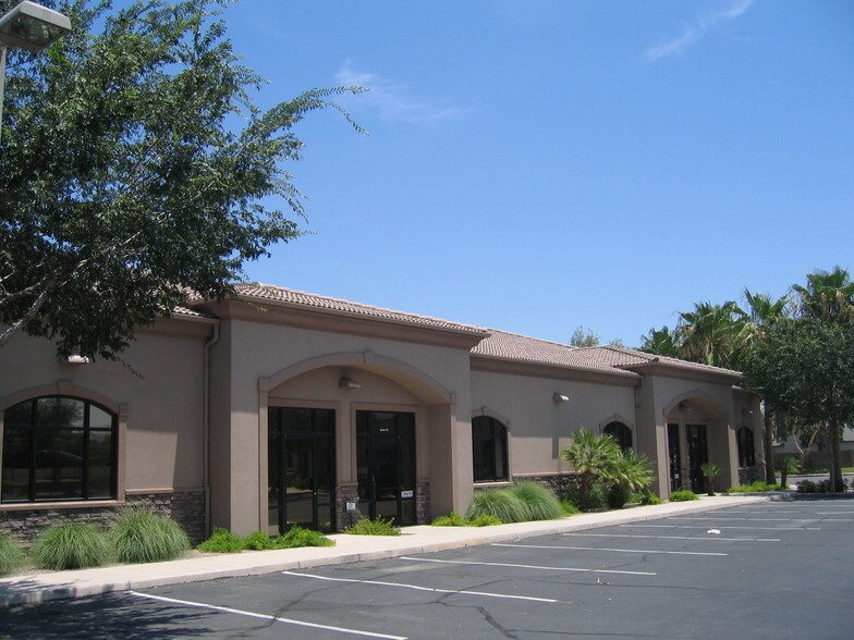 3850 E Baseline Rd, Mesa, AZ à louer - Photo de l’immeuble – Image 3 sur 3