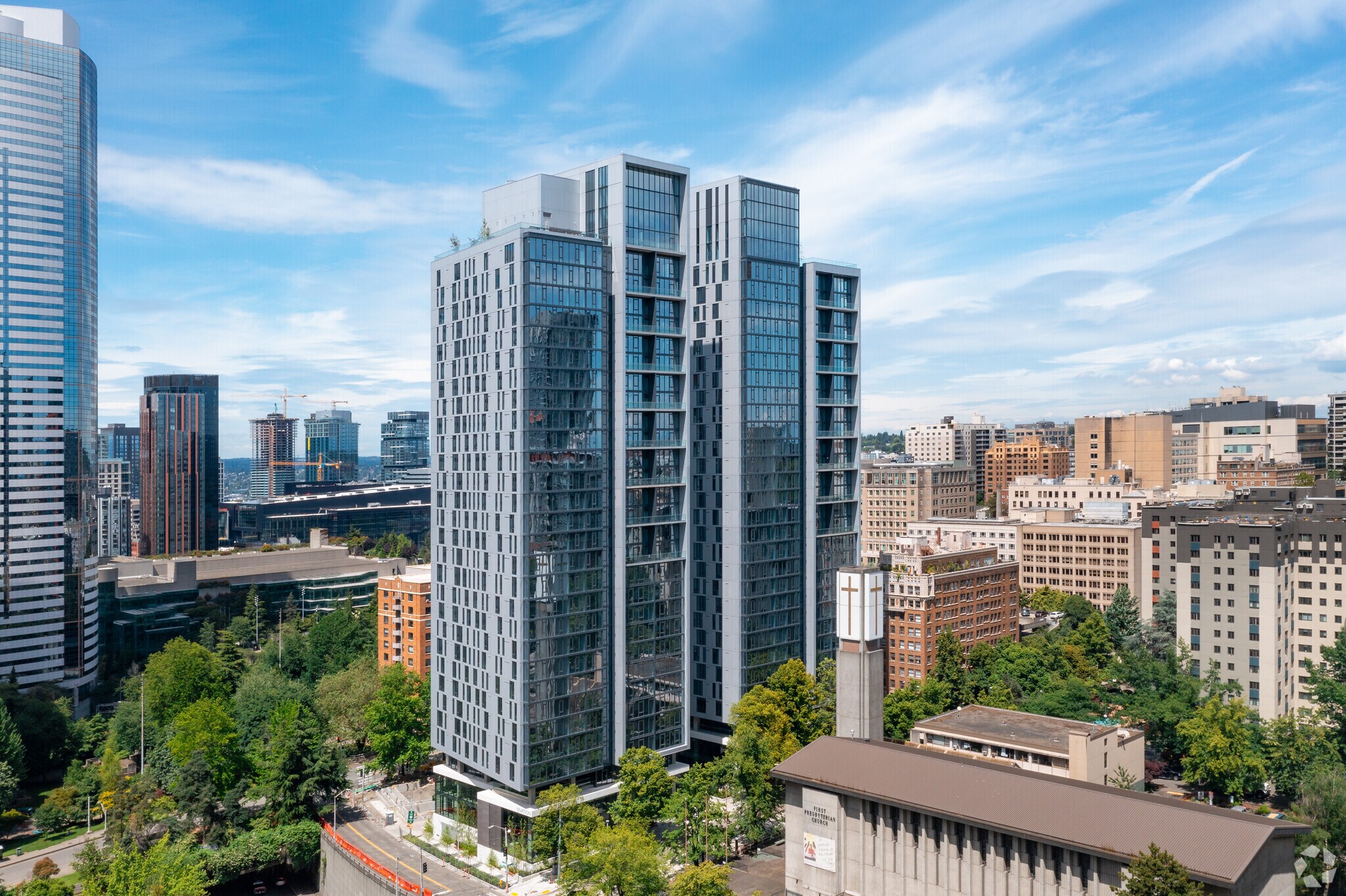 702 Spring St, Seattle, WA à louer Photo principale– Image 1 sur 315