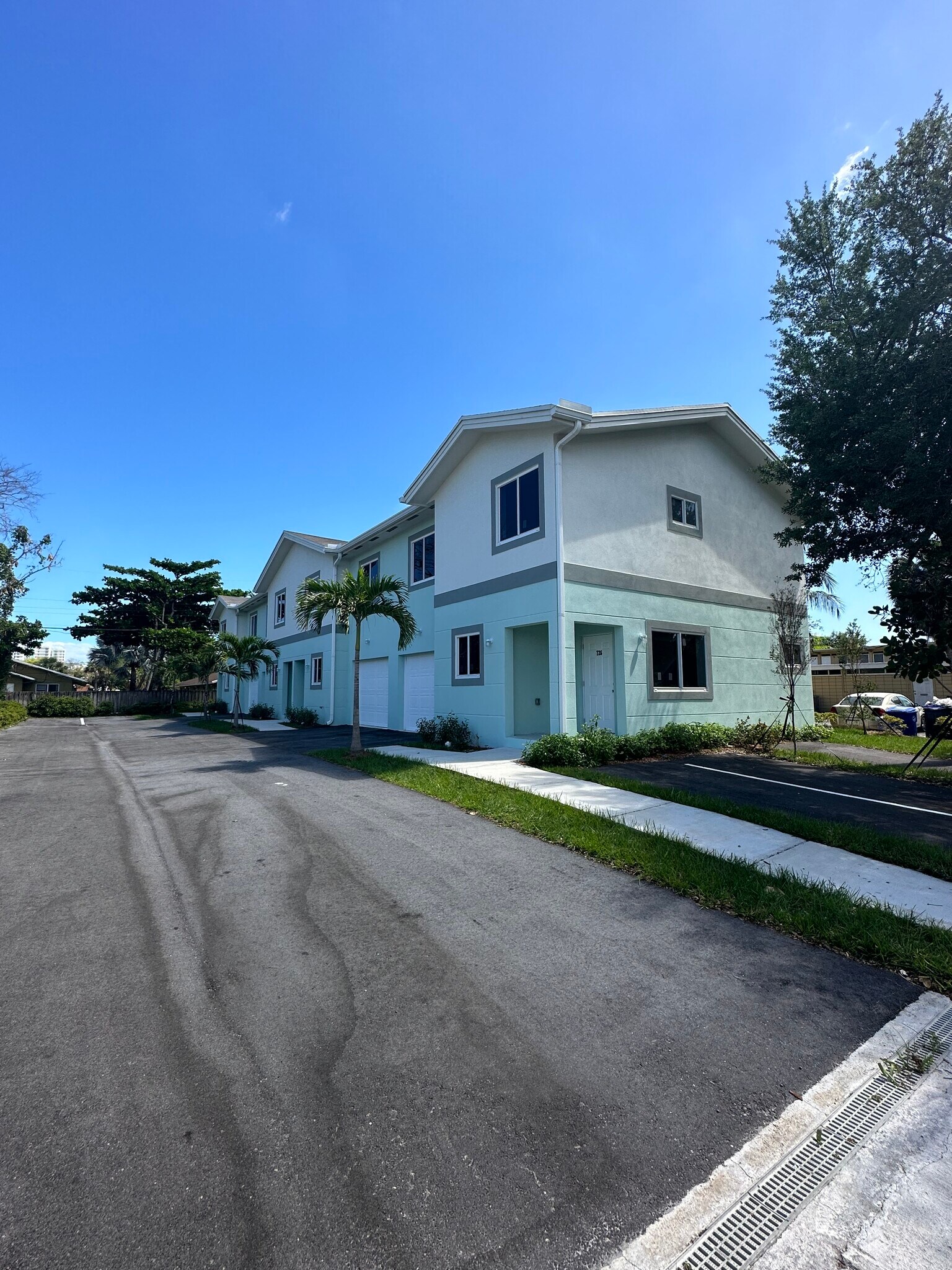 Sistrunk Townhouses portefeuille de 4 biens à vendre sur LoopNet.fr Photo de l’immeuble– Image 1 sur 24