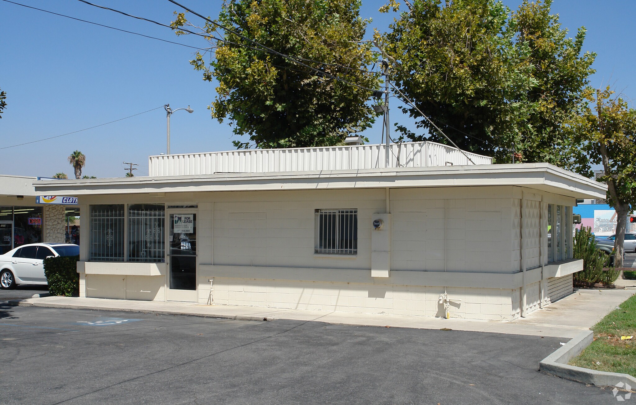 1291 E Florida Ave, Hemet, CA à vendre Photo principale– Image 1 sur 4