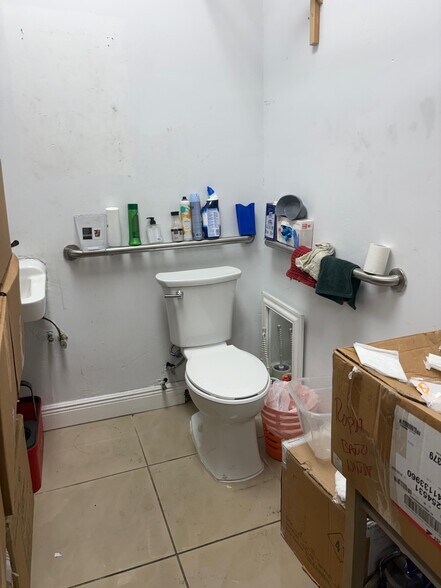 12833 SW 42nd St, Miami, FL à louer - Photo de l’immeuble – Image 3 sur 8