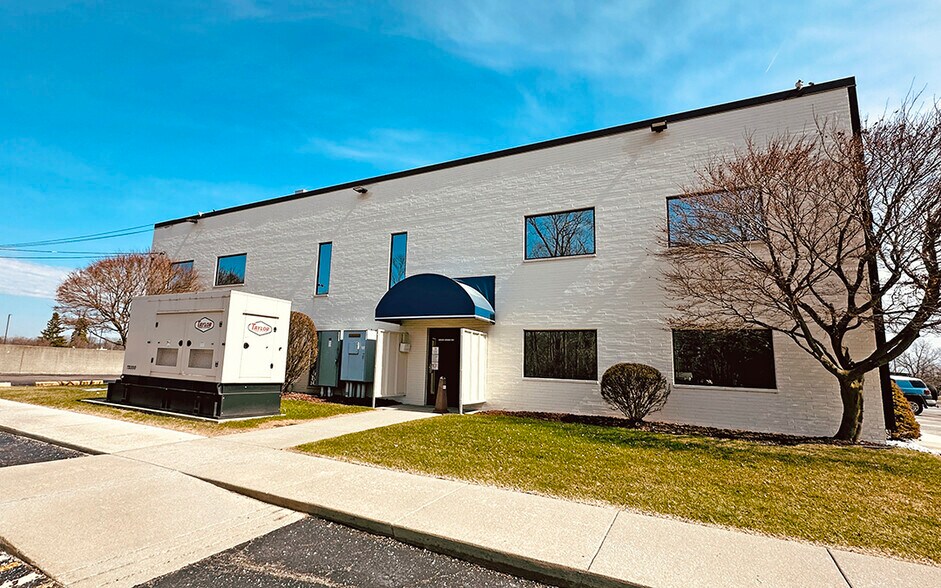 15405-15469 Middlebelt Rd, Livonia, MI à louer - Photo de l’immeuble – Image 3 sur 14