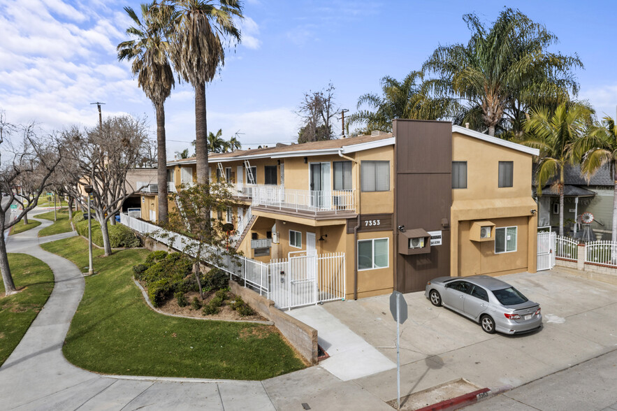 7353 Comstock Ave, Whittier, CA à vendre - Photo de l’immeuble – Image 1 sur 22