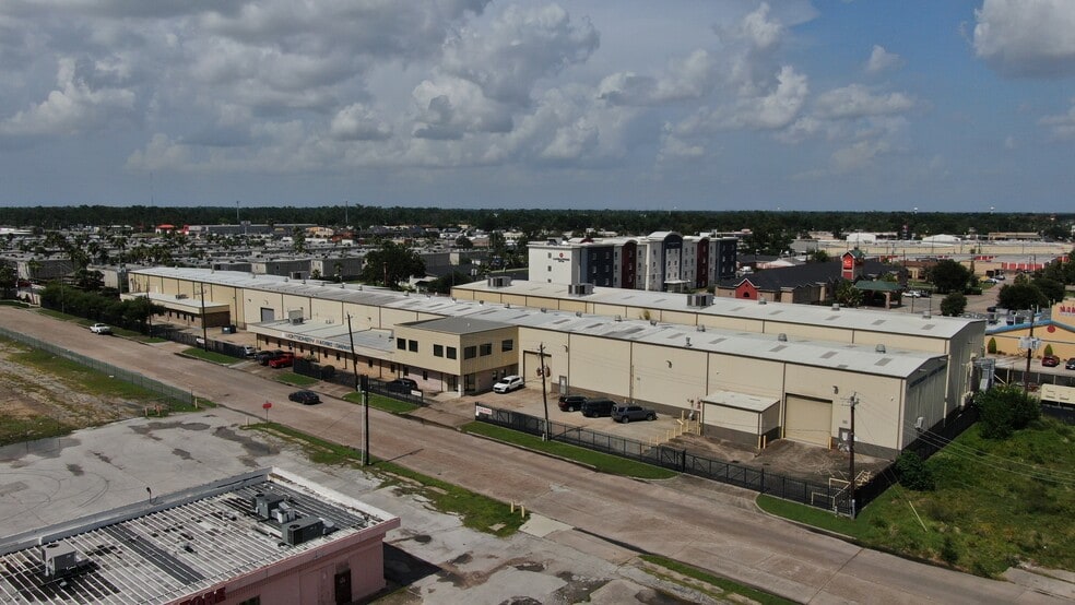 1005 Mae Dr, Houston, TX à vendre - Photo de l’immeuble – Image 1 sur 3