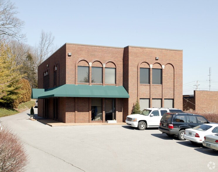 5606 Brookwood Pl, Nashville, TN à louer - Photo de l’immeuble – Image 2 sur 3