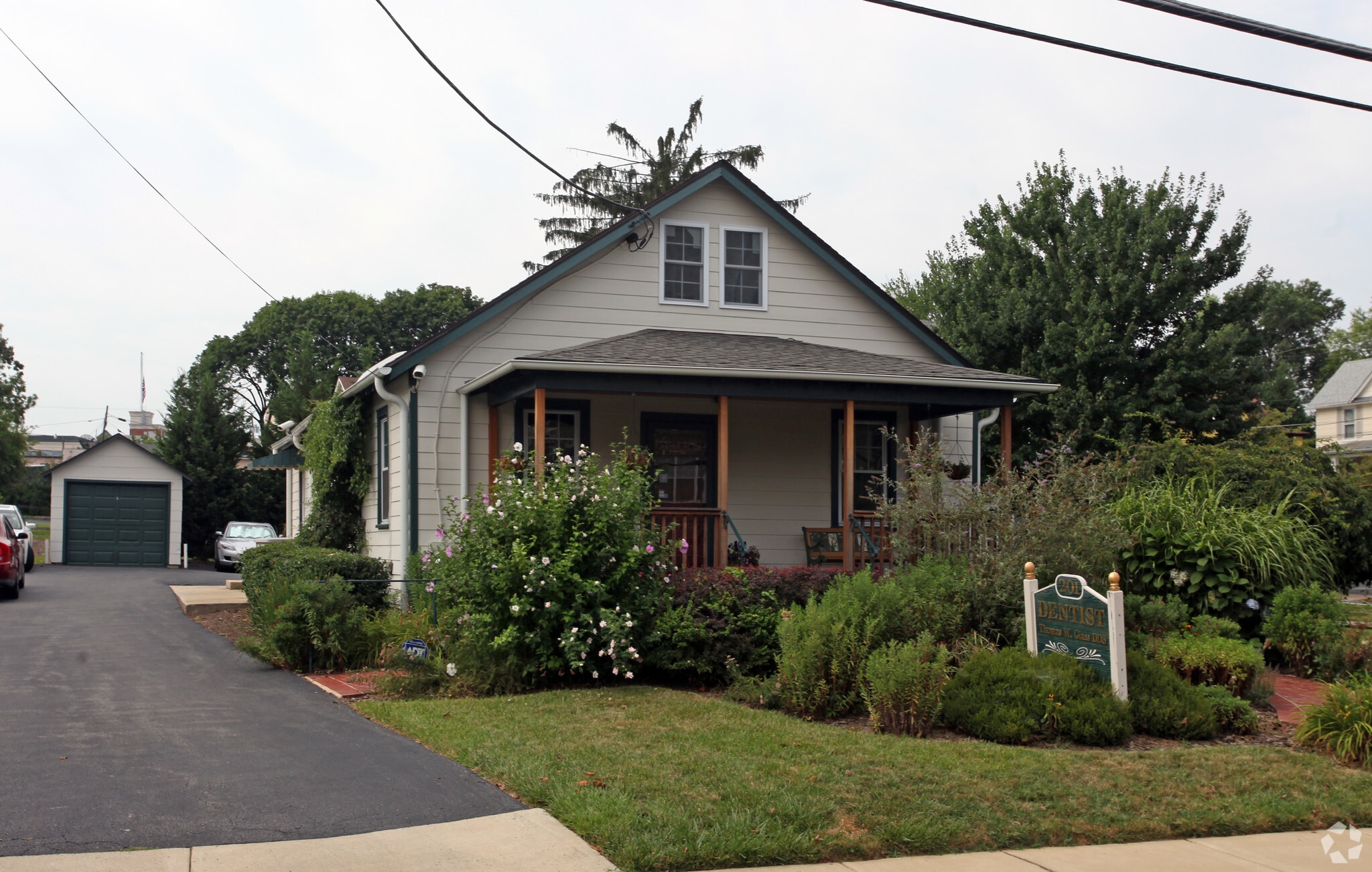 201 Brookes Ave, Gaithersburg, MD à louer Photo principale– Image 1 sur 22