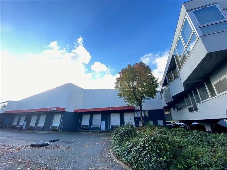 Local d’activités dans Bonneuil-sur-Marne à louer - Photo de l’immeuble – Image 1 sur 8