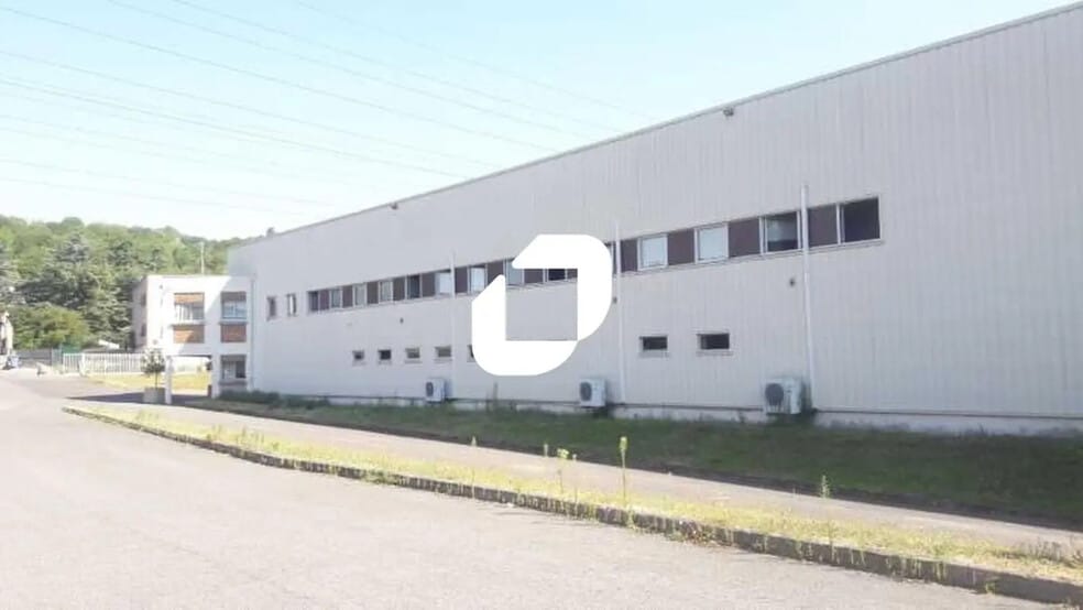 Local d’activités dans Neuilly-sur-Marne à louer - Photo de l’immeuble – Image 3 sur 3