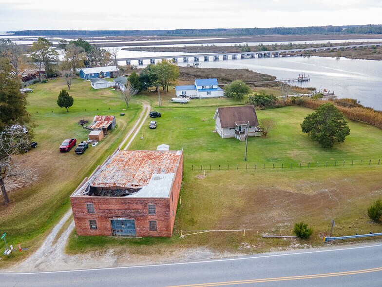 110 Wetherington Landing rd, Stella, NC à vendre - Photo de l’immeuble – Image 2 sur 46