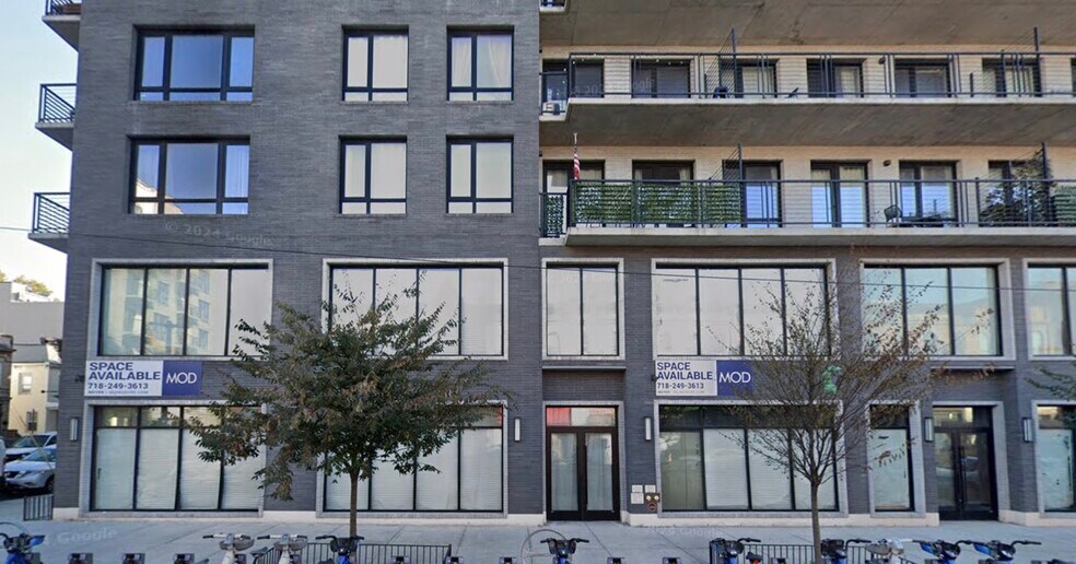 885 Rogers Ave, Brooklyn, NY à louer - Photo de l’immeuble – Image 1 sur 4