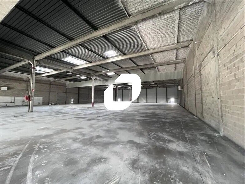 Industriel/Logistique dans Trappes à louer - Photo de l’immeuble – Image 3 sur 7