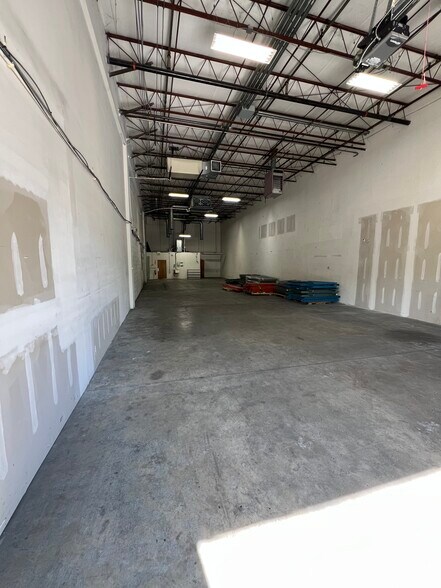 7301 Georgetown Rd, Indianapolis, IN à louer - Photo de l’immeuble – Image 2 sur 7