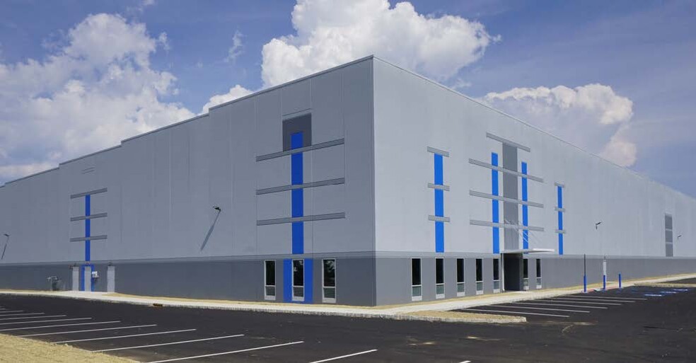 2099 Center Square Rd, Bridgeport, NJ à louer - Photo de l’immeuble – Image 1 sur 1