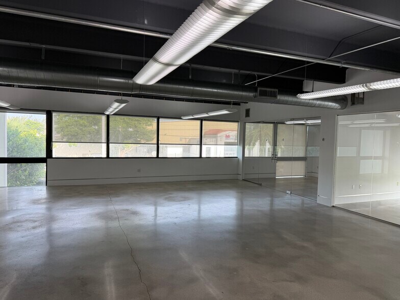 4391 SW 74th Ave, Miami, FL à louer - Photo de l’immeuble – Image 2 sur 9