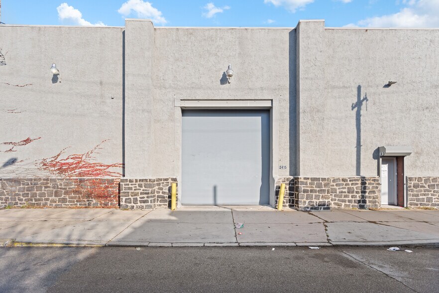 2415 Morris St, Philadelphia, PA à vendre - Photo de l’immeuble – Image 2 sur 27