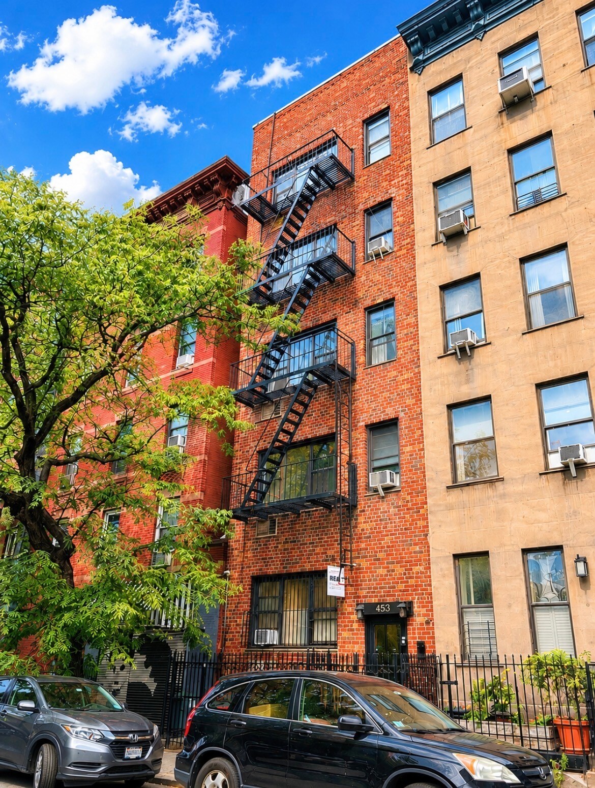 453 W 48th St, New York, NY à vendre Photo de l’immeuble– Image 1 sur 7