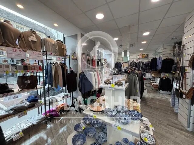Local commercial dans Boulogne-Billancourt à louer Photo intérieure– Image 1 sur 9