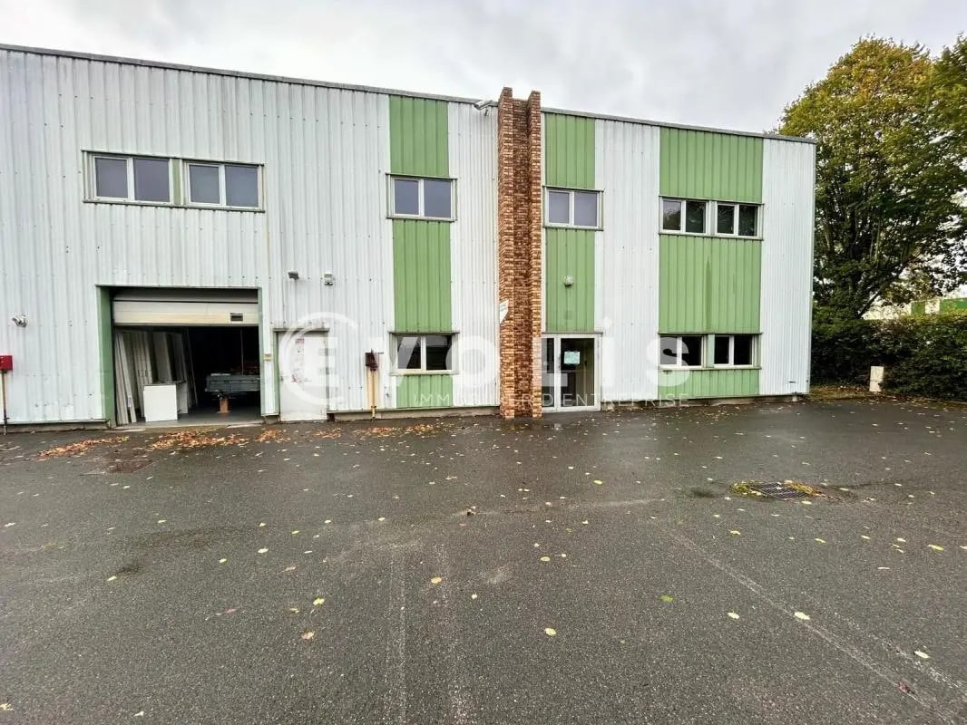 Local d’activités dans Savigny-le-Temple à louer Photo de l’immeuble– Image 1 sur 11