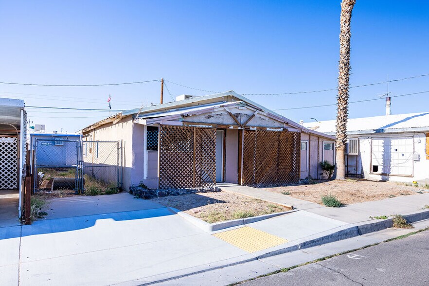 324 W Ridgecrest Blvd, Ridgecrest, CA à vendre - Photo de l’immeuble – Image 2 sur 22