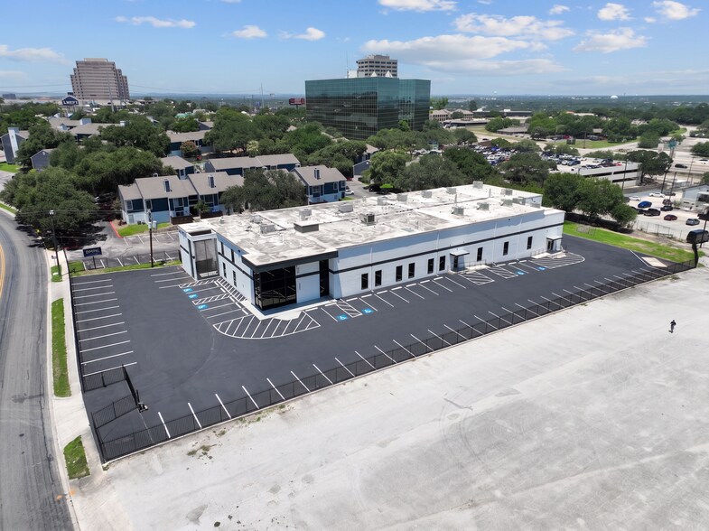7700 Torino St, San Antonio, TX à vendre - Photo de l’immeuble – Image 3 sur 10