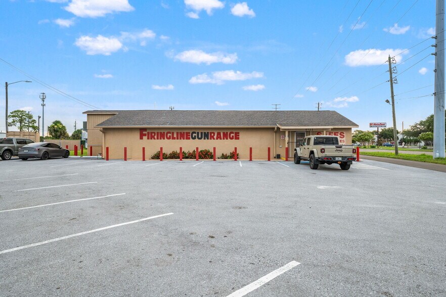 6123 Ridge Rd, Port Richey, FL à vendre - Photo de l’immeuble – Image 2 sur 35