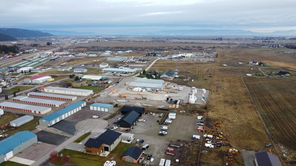 77 Hunter Cir, Kalispell, MT à vendre - Photo de l’immeuble – Image 2 sur 14