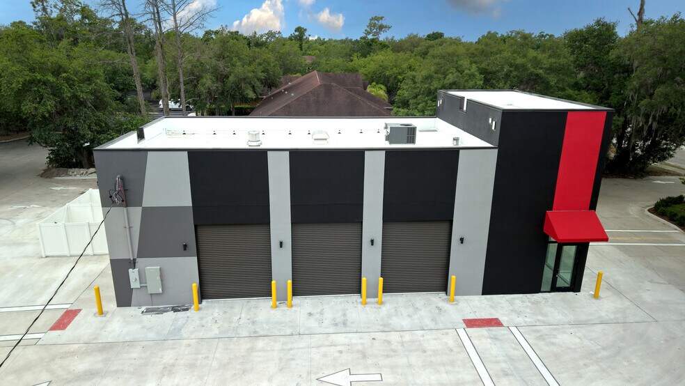 3618 Lithia Pinecrest Rd, Valrico, FL à vendre - Photo de l’immeuble – Image 2 sur 5