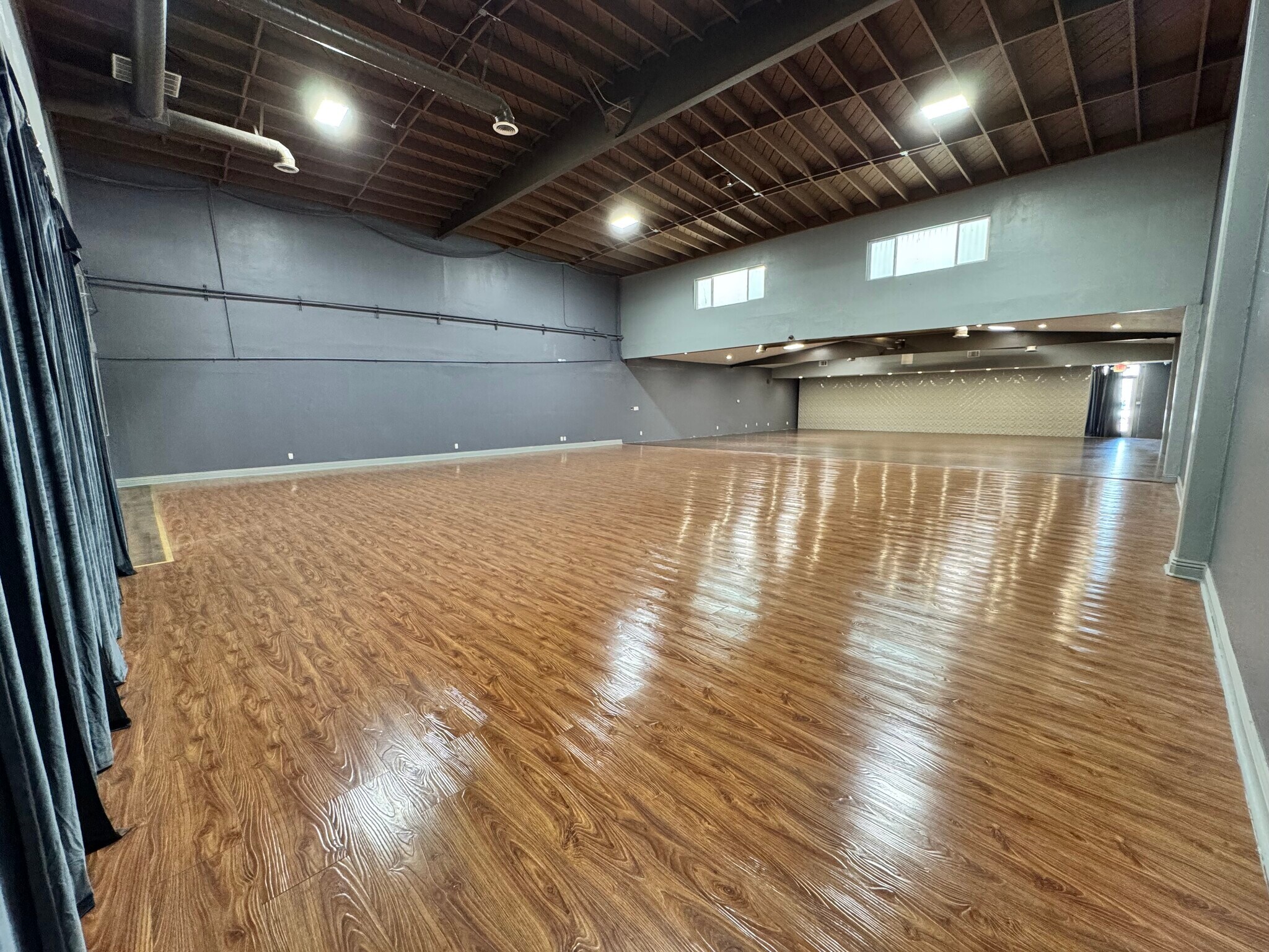 1515-1517 N Main St, Santa Ana, CA à louer Photo de l’immeuble– Image 1 sur 30