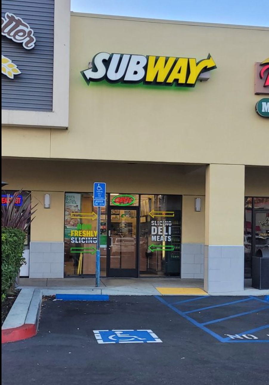 600 N Sepulveda Blvd, El Segundo, CA à louer Photo de l’immeuble– Image 1 sur 3