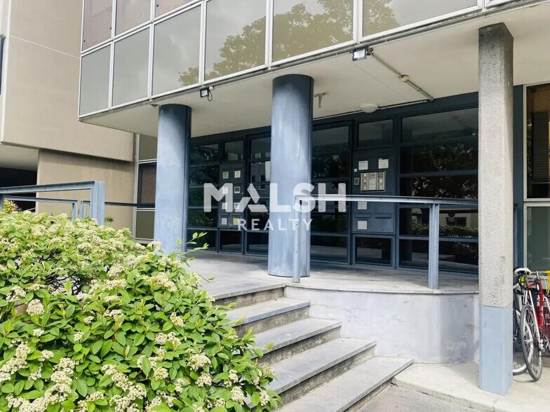 Bureau dans Villeurbanne à louer - Photo de l’immeuble – Image 3 sur 17