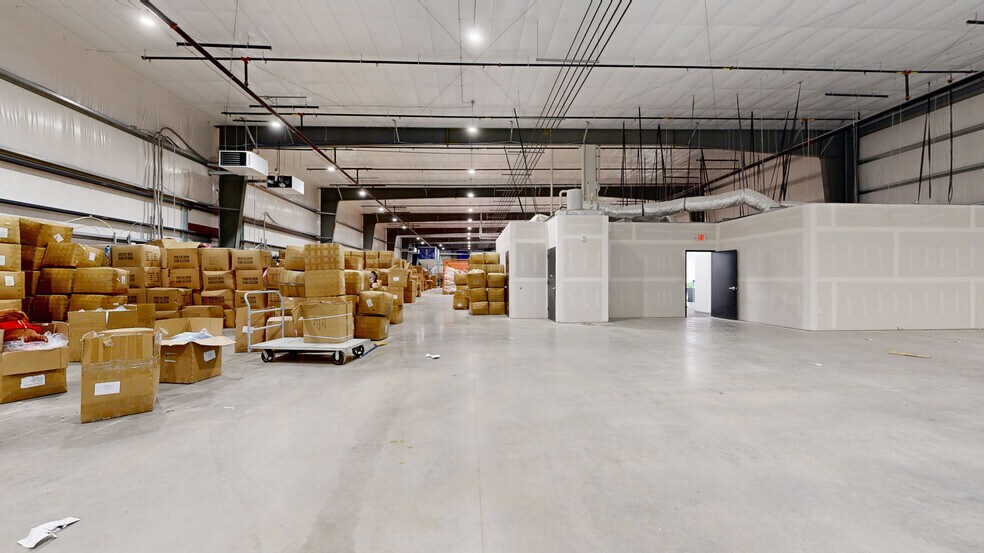 1 Industrial Ct, Freehold, NJ à louer - Numérisation 3D Matterport – Image 3 sur 23