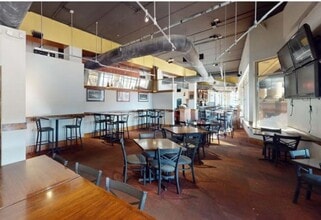 701 E Chatham St, Cary, NC à louer Photo intérieure– Image 1 sur 4