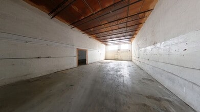 1035-1065 SE 9th Ct, Hialeah, FL à louer Photo intérieure– Image 2 sur 9