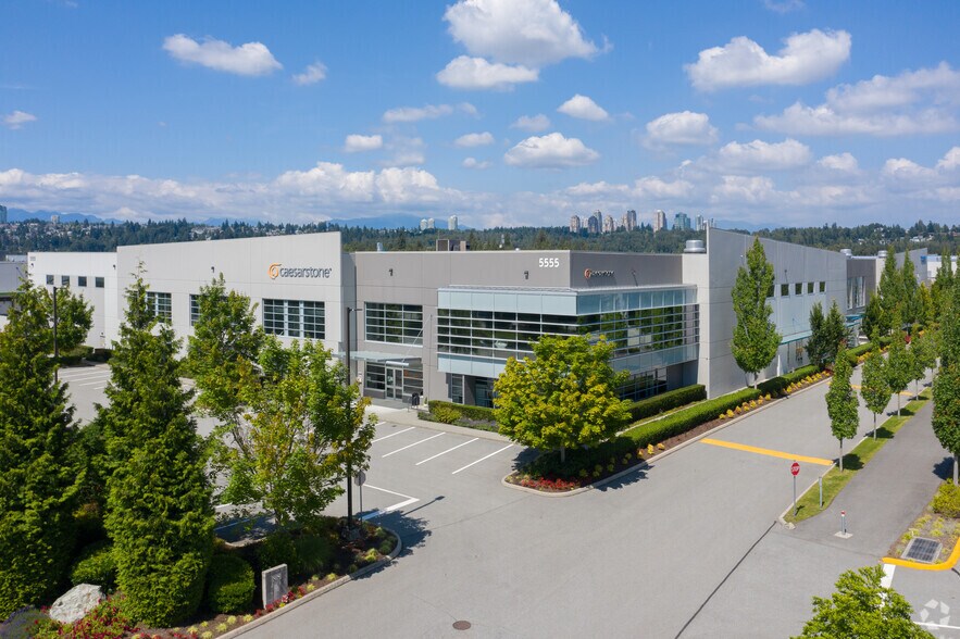 5555 Trapp Ave, Burnaby, BC à louer - Photo principale – Image 1 sur 4