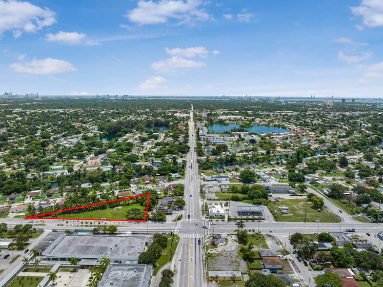 9521 NW 17th Ave, Miami, FL à vendre - Photo de l’immeuble – Image 3 sur 10