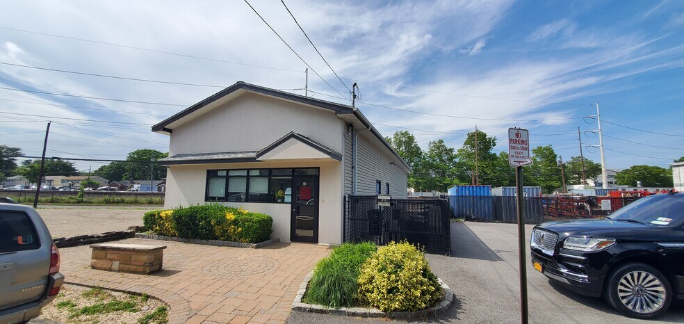 40 Willis Ave, Syosset, NY à louer - Photo de l’immeuble – Image 2 sur 13