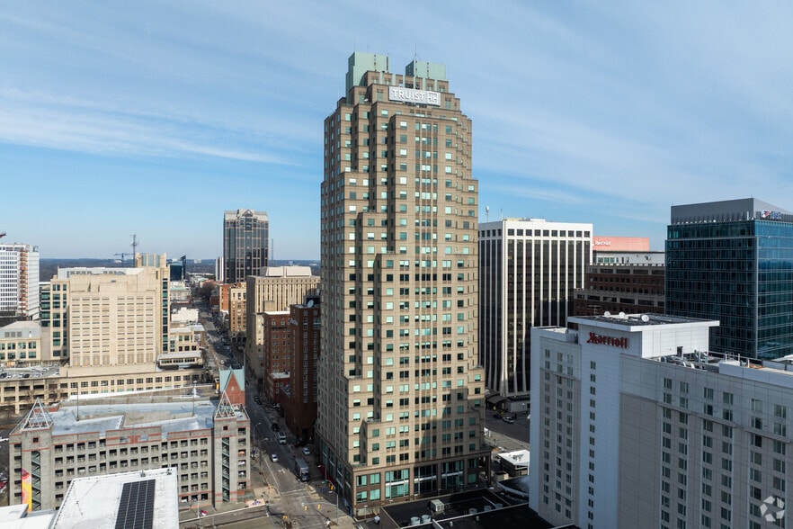 434 Fayetteville St, Raleigh, NC à louer - Photo principale – Image 1 sur 31